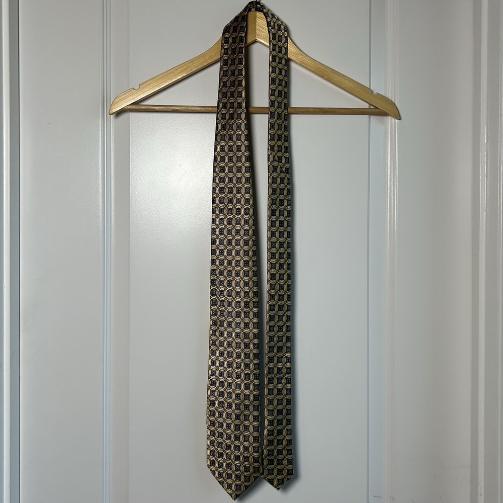Jos. A. Bank Signature Gold 100% Silk Geometric Medallion Tie Quiet Luxury Style